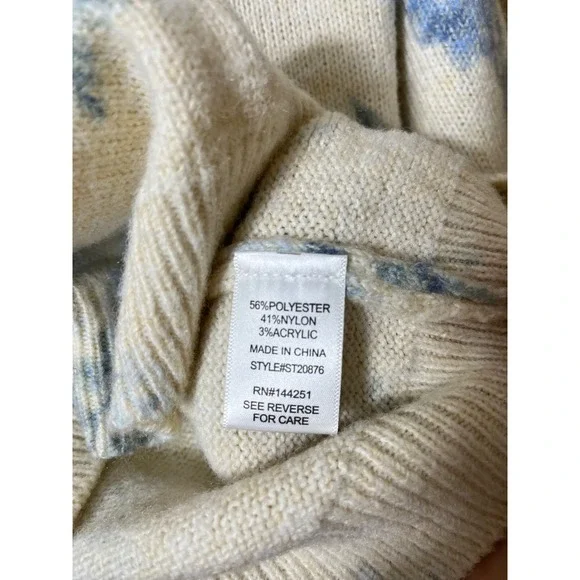 Sincerely Jules Blue Floral Crop Sweater V Neck Knit Top Medium Cottagecore Boho - Picture 7 of 8